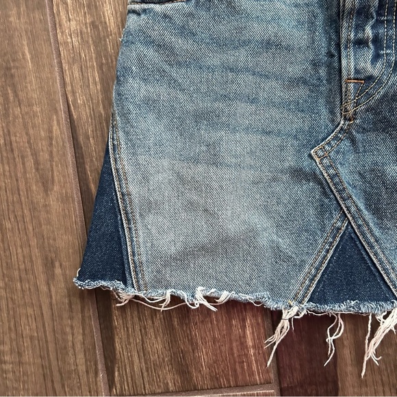 GRLFRND Eva Denim Distressed Skirt in Sir Duke Sz 23 - Picture 3 of 9